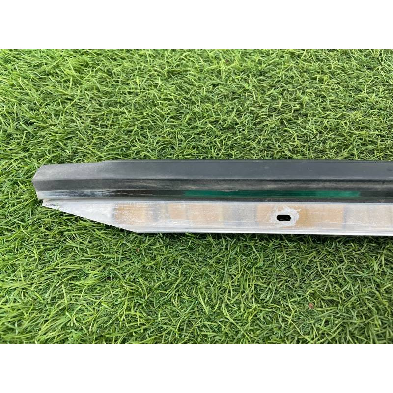 Молдинг лобового стекла (кузов и элементы) Nissan Almera B10 2008 1,6 QG16 7681195F0A