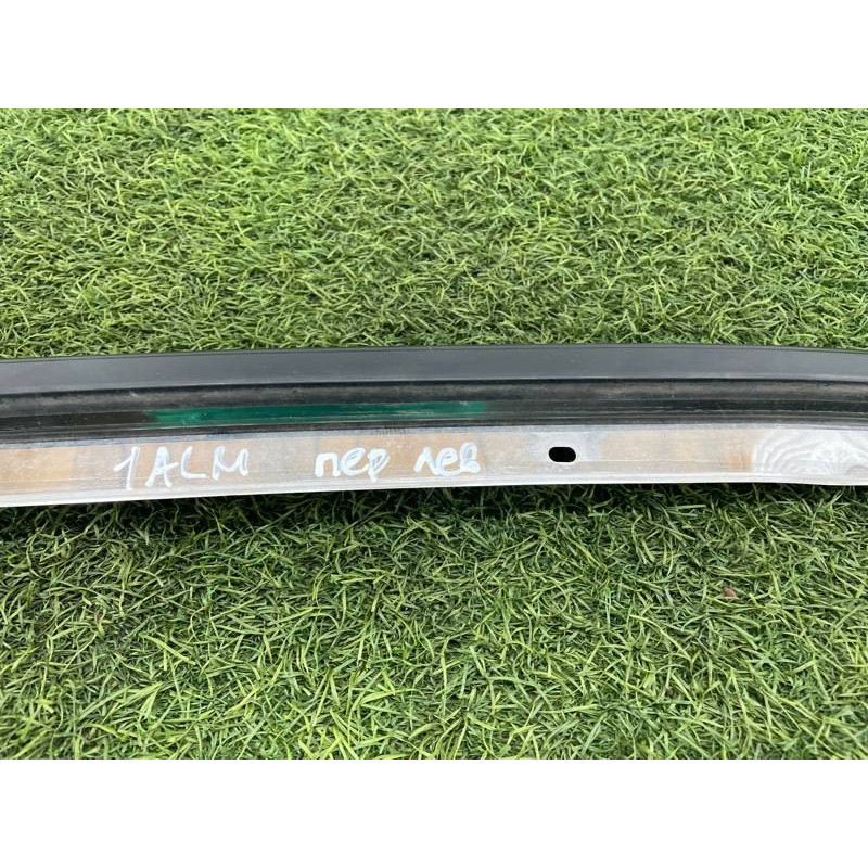 Молдинг лобового стекла (кузов и элементы) Nissan Almera B10 2008 1,6 QG16 7681195F0A