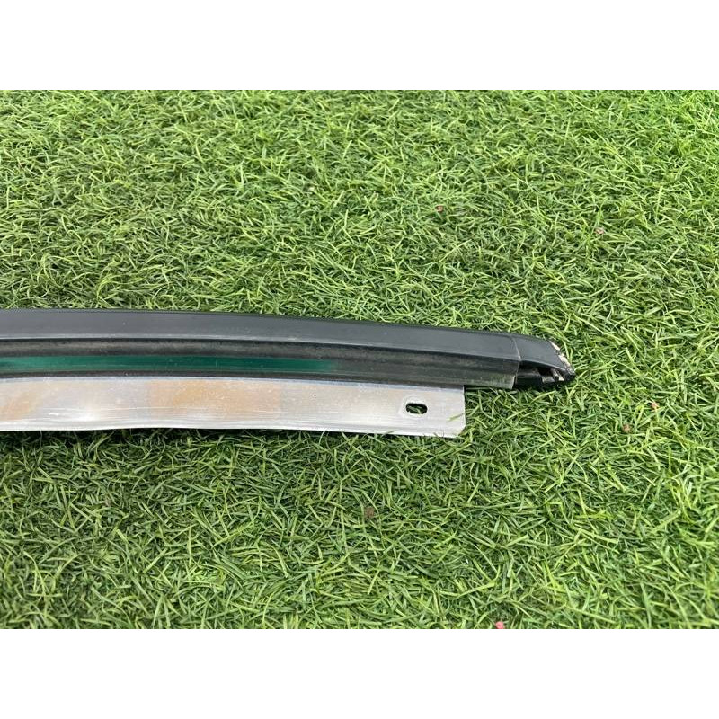 Молдинг лобового стекла (кузов и элементы) Nissan Almera B10 2008 1,6 QG16 7681195F0A