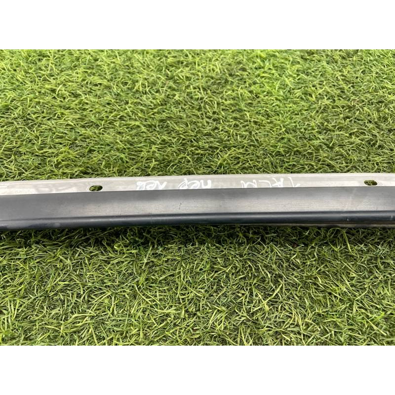 Молдинг лобового стекла (кузов и элементы) Nissan Almera B10 2008 1,6 QG16 7681195F0A