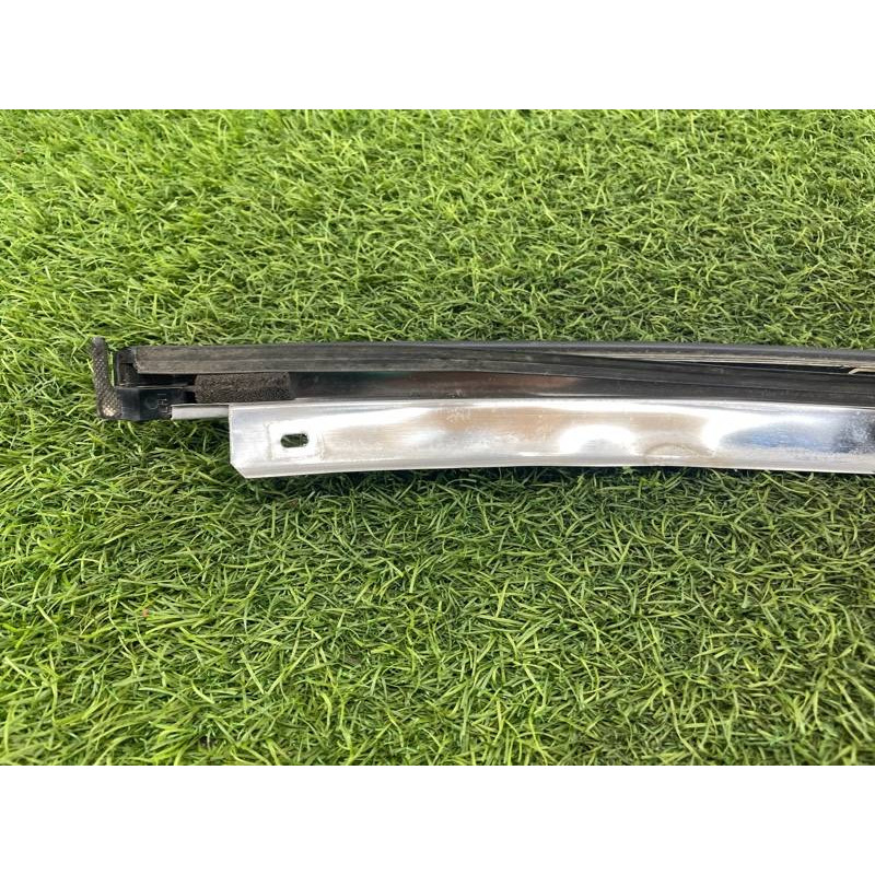 Молдинг лобового стекла (кузов и элементы) Nissan Almera B10 2008 1,6 QG16 7681195F0A