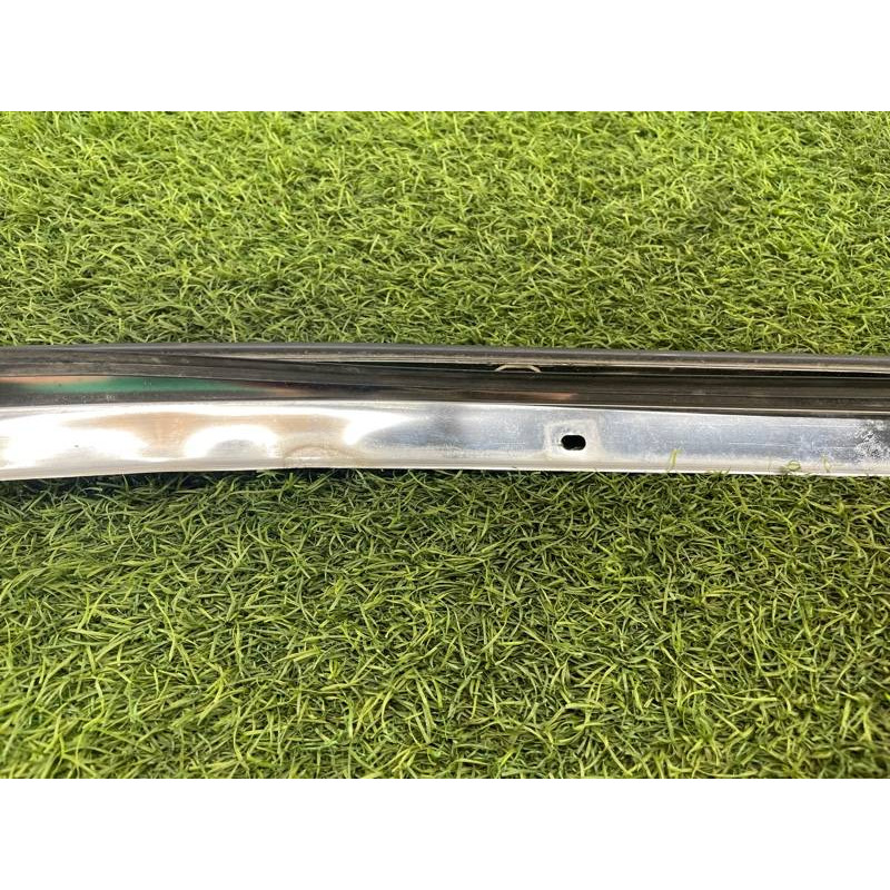 Молдинг лобового стекла (кузов и элементы) Nissan Almera B10 2008 1,6 QG16 7681195F0A