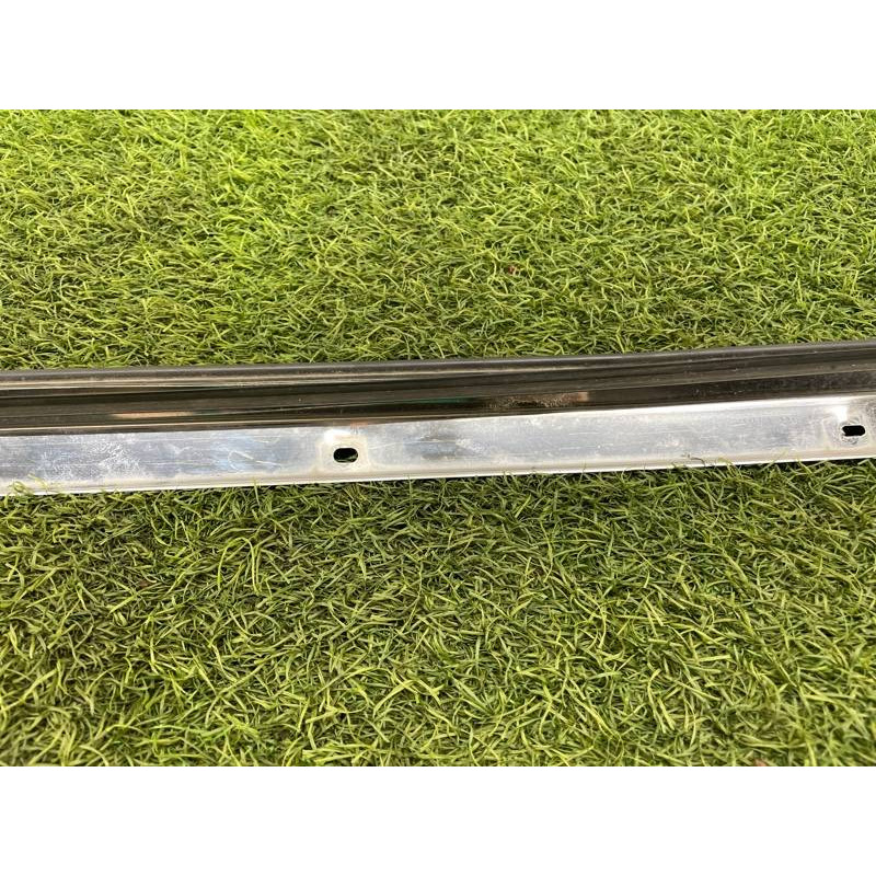 Молдинг лобового стекла (кузов и элементы) Nissan Almera B10 2008 1,6 QG16 7681195F0A