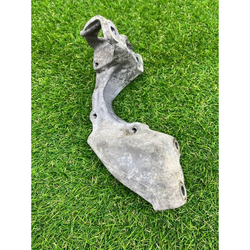 Кронштейн клапана EGR (кронштейны двигателя) Renault Scenic III 2011 1.6 R9M 147174072R