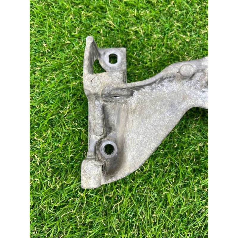 Кронштейн клапана EGR (кронштейны двигателя) Renault Scenic III 2011 1.6 R9M 147174072R