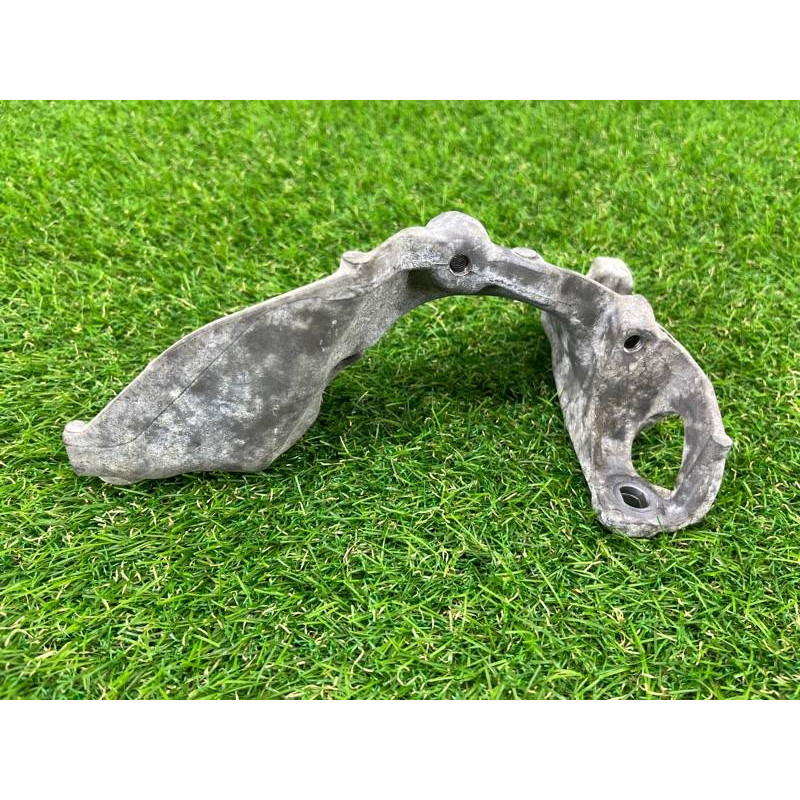 Кронштейн клапана EGR (кронштейны двигателя) Renault Scenic III 2011 1.6 R9M 147174072R