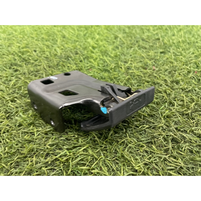 Ручка открывания капота (салон) Nissan Almera B10 2008 1,6 QG16 6562095F0A