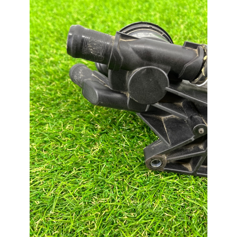 Корпус термостата (система охлаждения) Renault Scenic III 2011 1.6 R9M 110617671R