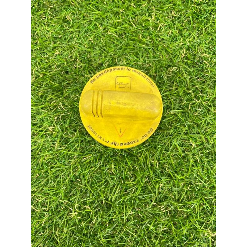 Крышка маслозаливной горловины (двигатель и элементы) Renault Scenic III 2011 1.6 R9M 8200800258