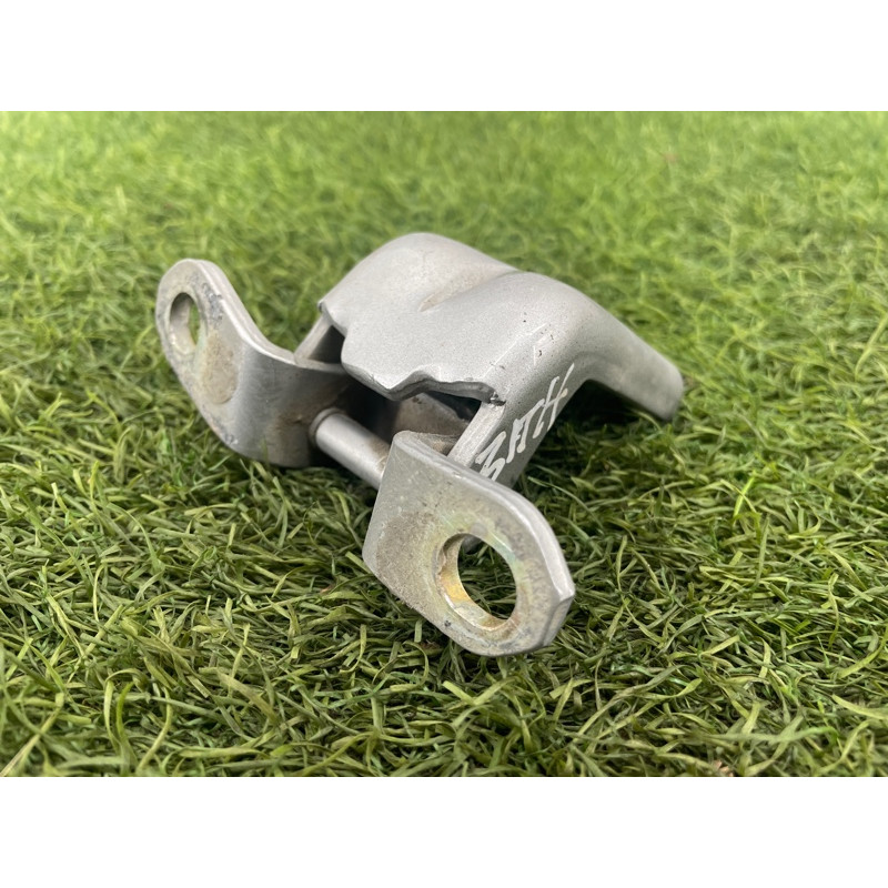 Петля двери (кузов и элементы) Nissan Almera B10 2008 1,6 QG16 8240095F0K