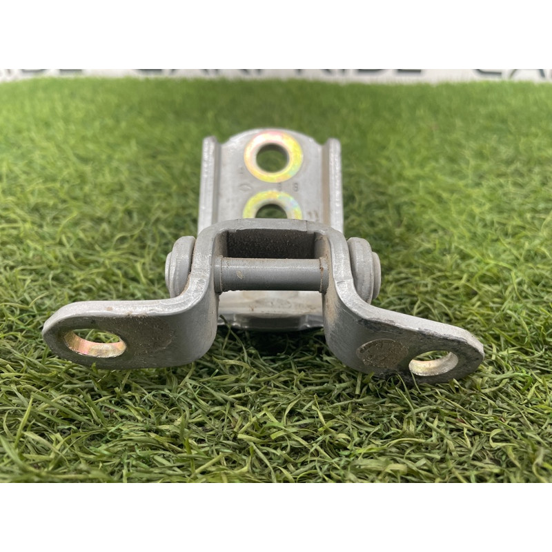 Петля двери (кузов и элементы) Nissan Almera B10 2008 1,6 QG16 8240095F0K