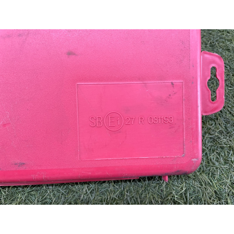 Знак аварийной остановки (аксессуары) KIA Sorento BL 2007 2.5 CRDI