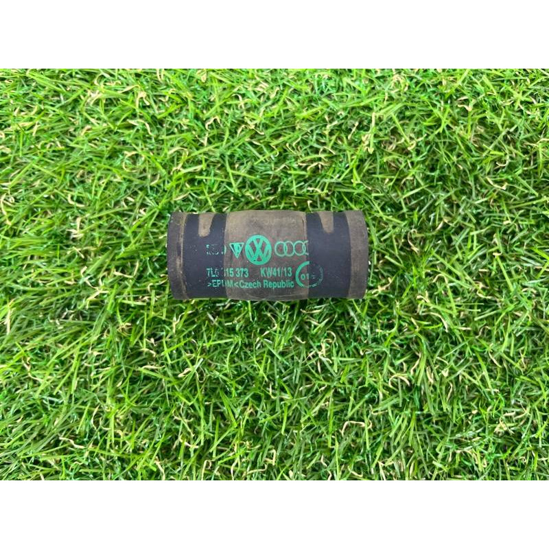 Патрубок (система охлаждения) Volkswagen Touareg II NF 2013 3.0 TDI 7L0815373