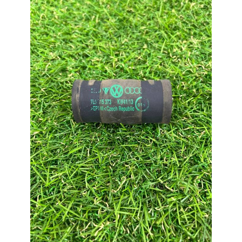 Патрубок (система охлаждения) Volkswagen Touareg II NF 2013 3.0 TDI 7L0815373