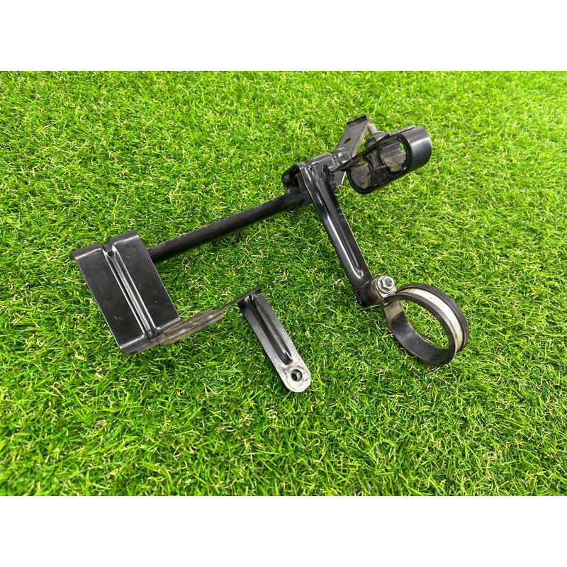 Кронштейн дополнительного насоса ОЖ (кронштейны двигателя) Volkswagen Touareg II NF 2013 3.0 TDI 7P0819545B