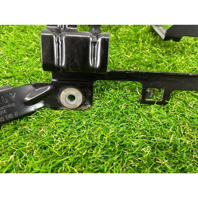 Кронштейн дополнительного насоса ОЖ (кронштейны двигателя) Volkswagen Touareg II NF 2013 3.0 TDI 7P0819545B