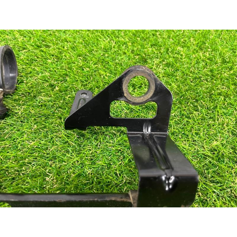 Кронштейн дополнительного насоса ОЖ (кронштейны двигателя) Volkswagen Touareg II NF 2013 3.0 TDI 7P0819545B