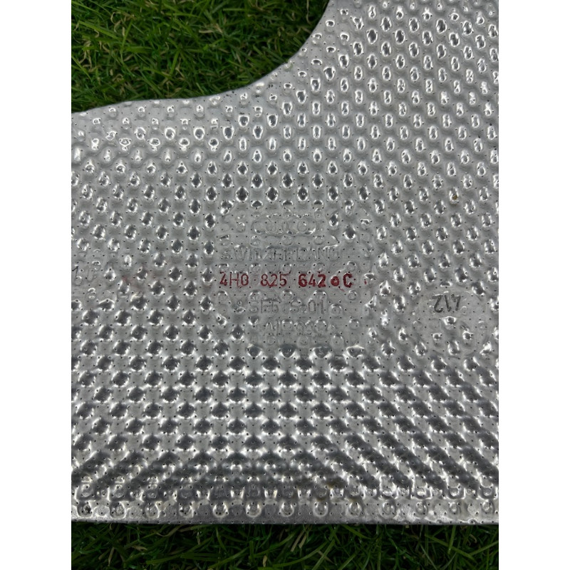 Термозащита (наружные элементы кузова) AUDI A8 D4 2011 4,2 4H0825642C