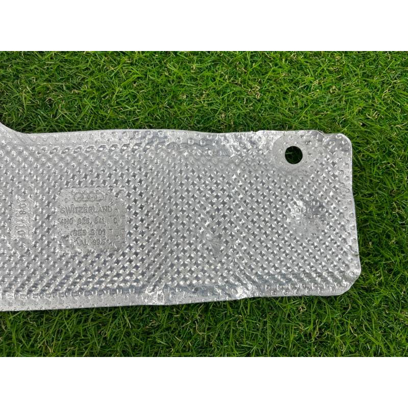 Термозащита (наружные элементы кузова) AUDI A8 D4 2011 4,2 4H0825641C