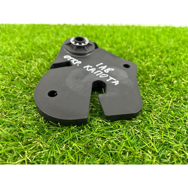 Кронштейн ручки открывания капота (салон) AUDI A8 D4 2011 4,2 4H1823633D