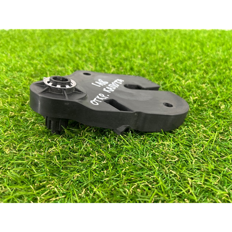 Кронштейн ручки открывания капота (салон) AUDI A8 D4 2011 4,2 4H1823633D