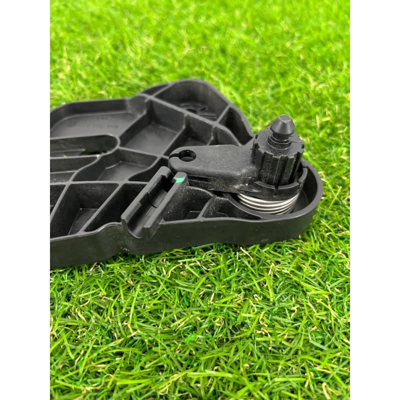 Кронштейн ручки открывания капота (салон) AUDI A8 D4 2011 4,2 4H1823633D