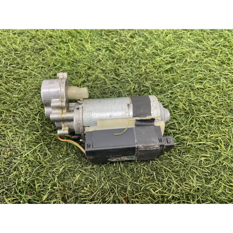 Моторчик регулювання рульової колонки (електрика) BMW X5 E53 M57d30 67646903945