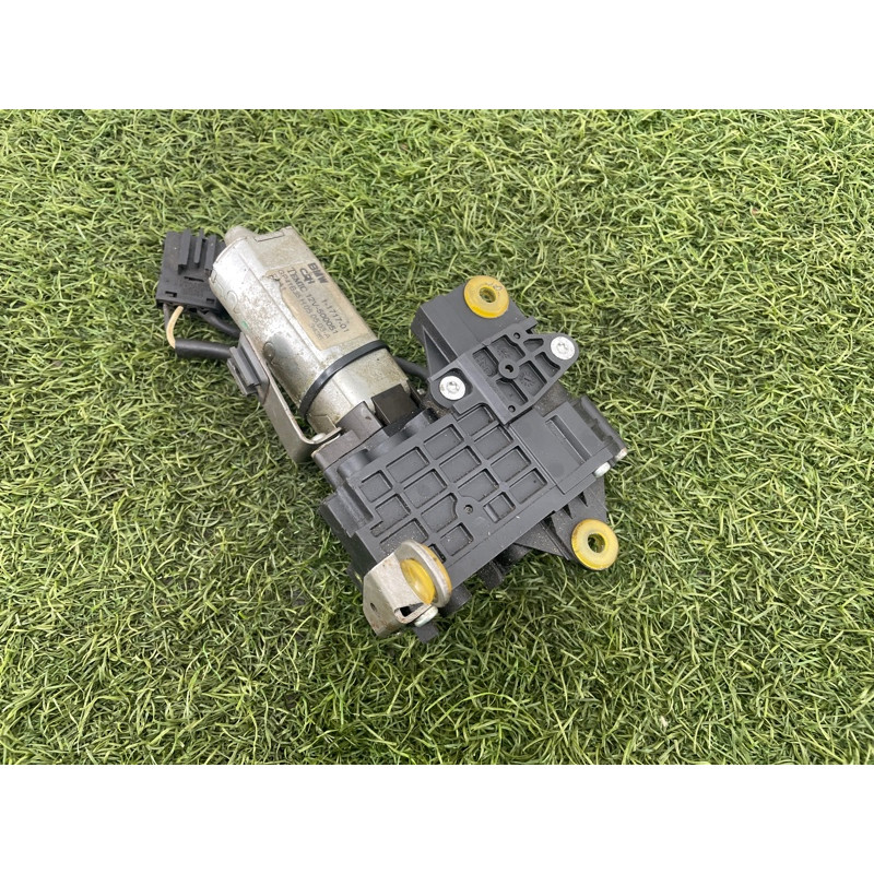 Моторчик регулировки рулевой колонкой (электрика) BMW 5-series E60 2004 M54B22 67646956696