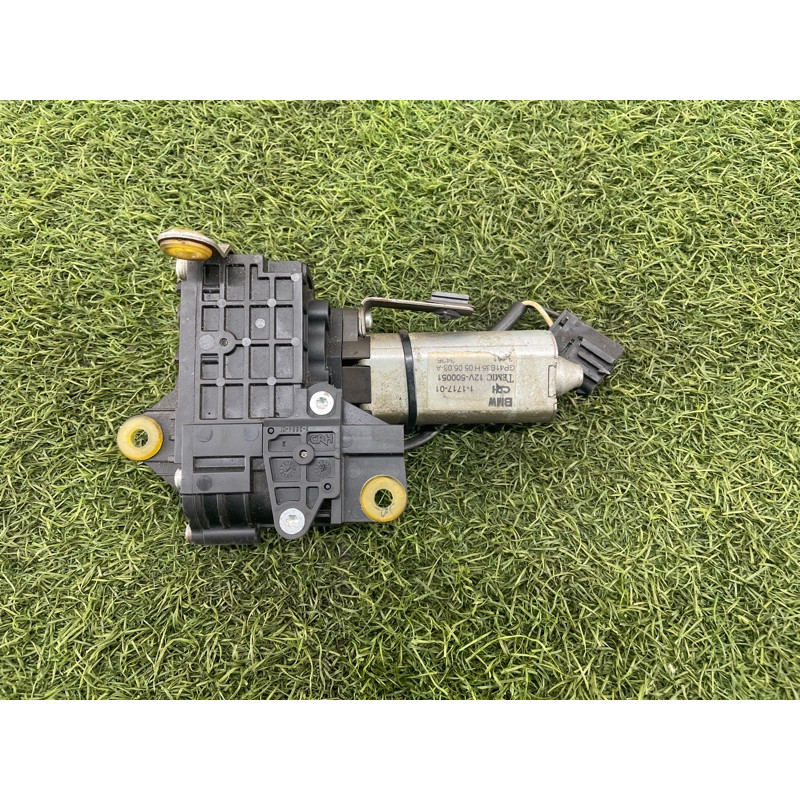 Моторчик регулировки рулевой колонкой (электрика) BMW 5-series E60 2004 M54B22 67646956696