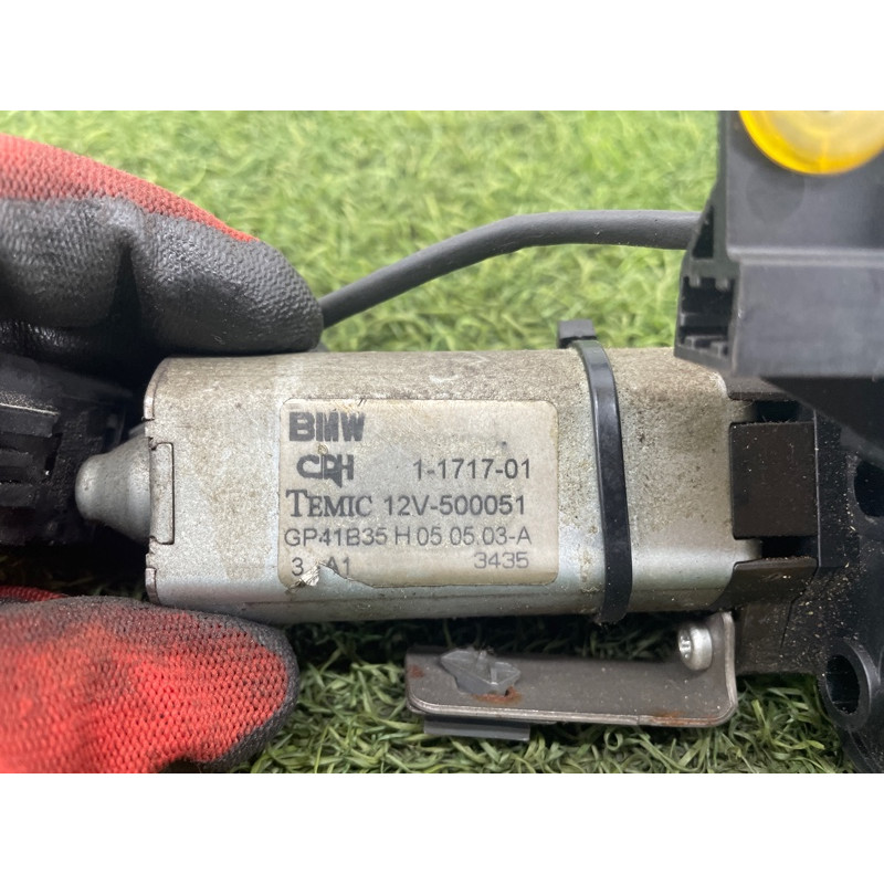 Моторчик регулировки рулевой колонкой (электрика) BMW 5-series E60 2004 M54B22 67646956696