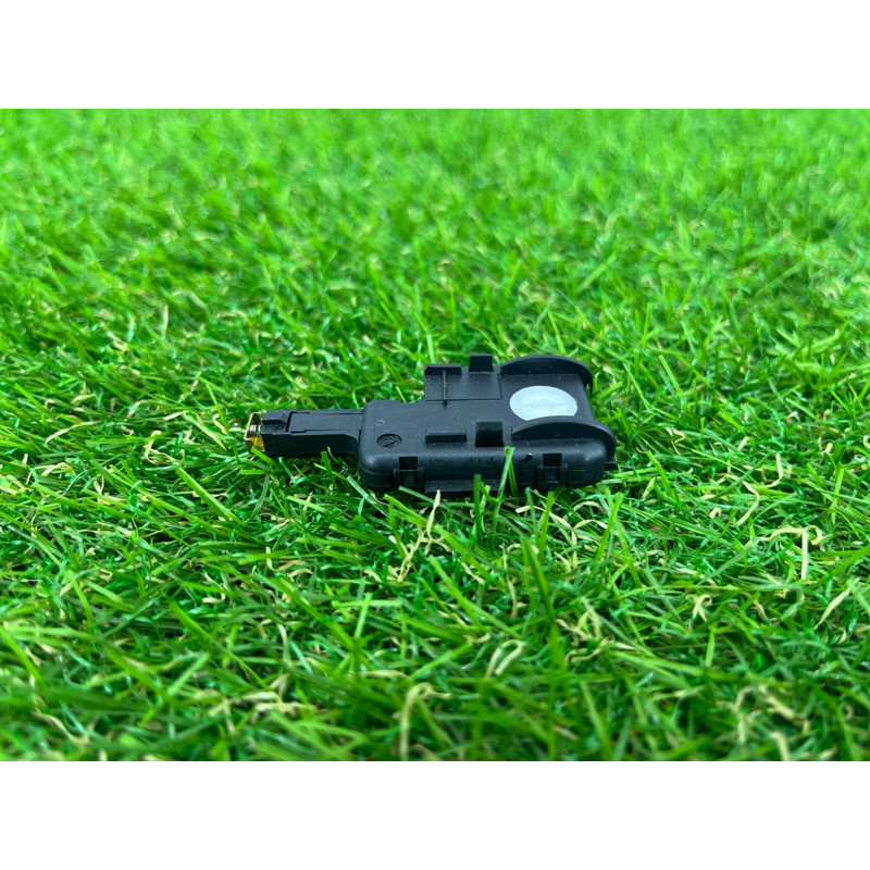 Датчик влажности воздуха (электрика / датчики) Audi Q5 8R 2012 3.2 CALB 8K0907658E