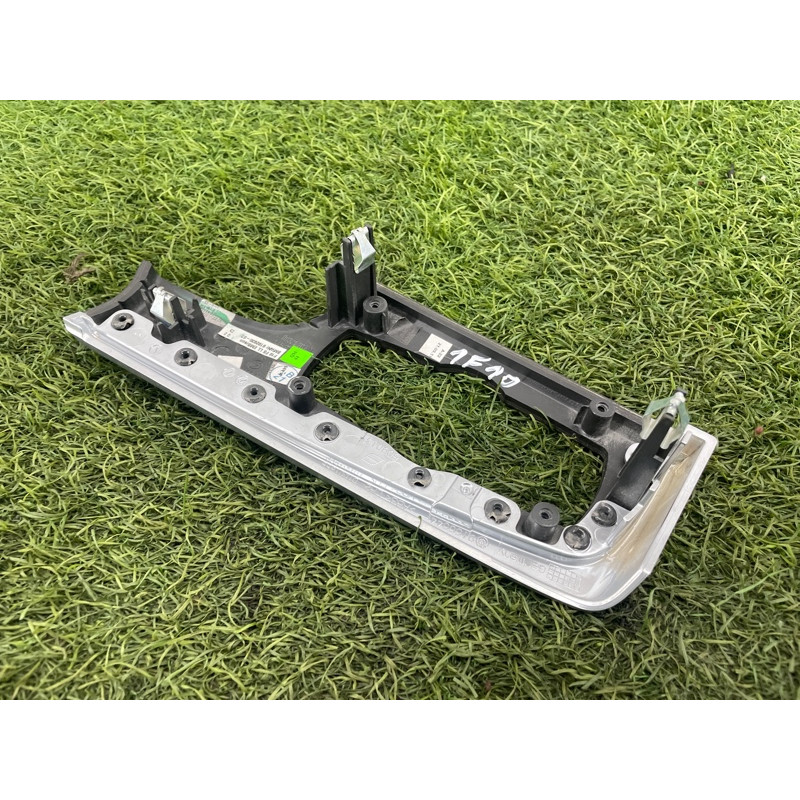 Декоративна накладка торпеди (салон) BMW 5-series F10 2013 N63B44 51459192935
