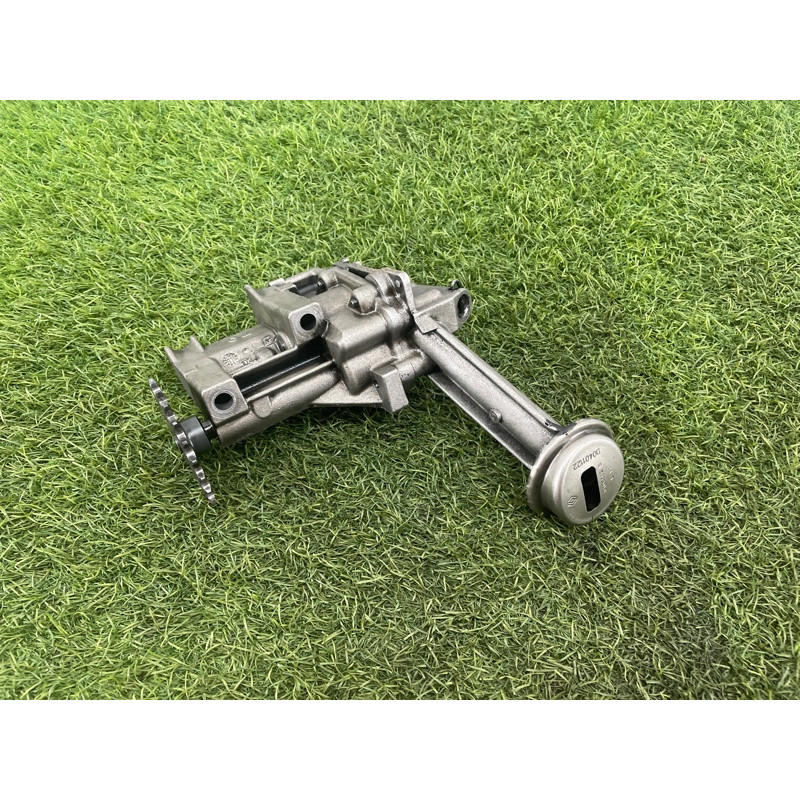 Маслонасос (двигатель и элементы) RENAULT Megane 3 1.5 150108334R