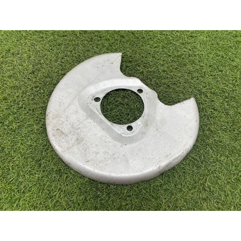 Пыльник тормозного диска (тормозная система) Cadillac Xt5 1 2016 3.6 22995250