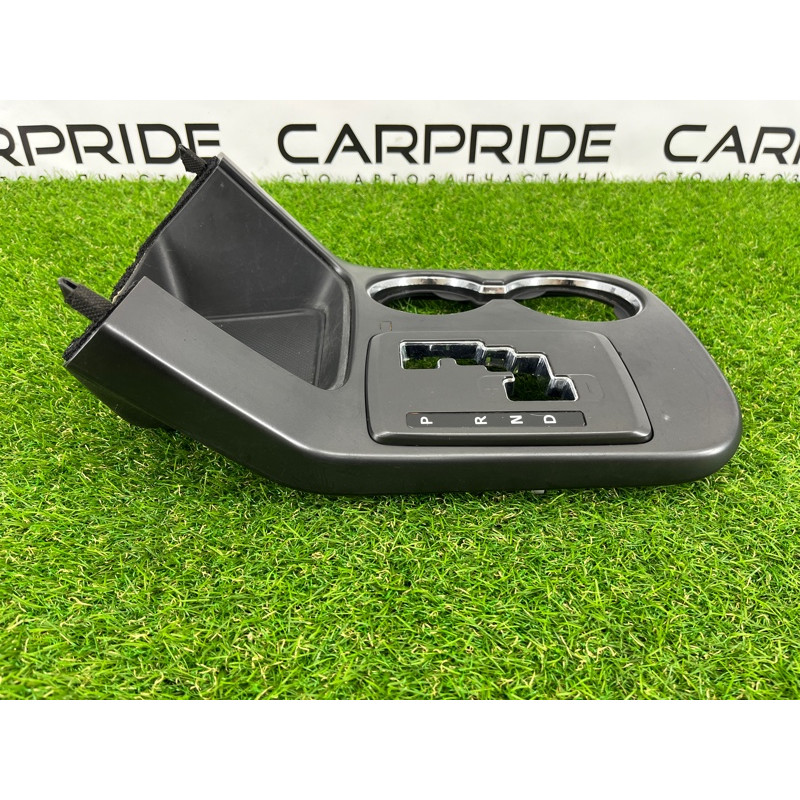 Накладка центральной консоли (салон) KIA Sorento UM 2013 2.4 846501U200VA