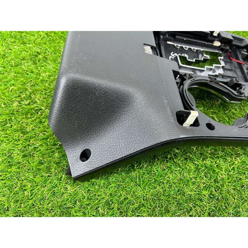 Накладка центральной консоли (салон) KIA Sorento UM 2013 2.4 846501U200VA