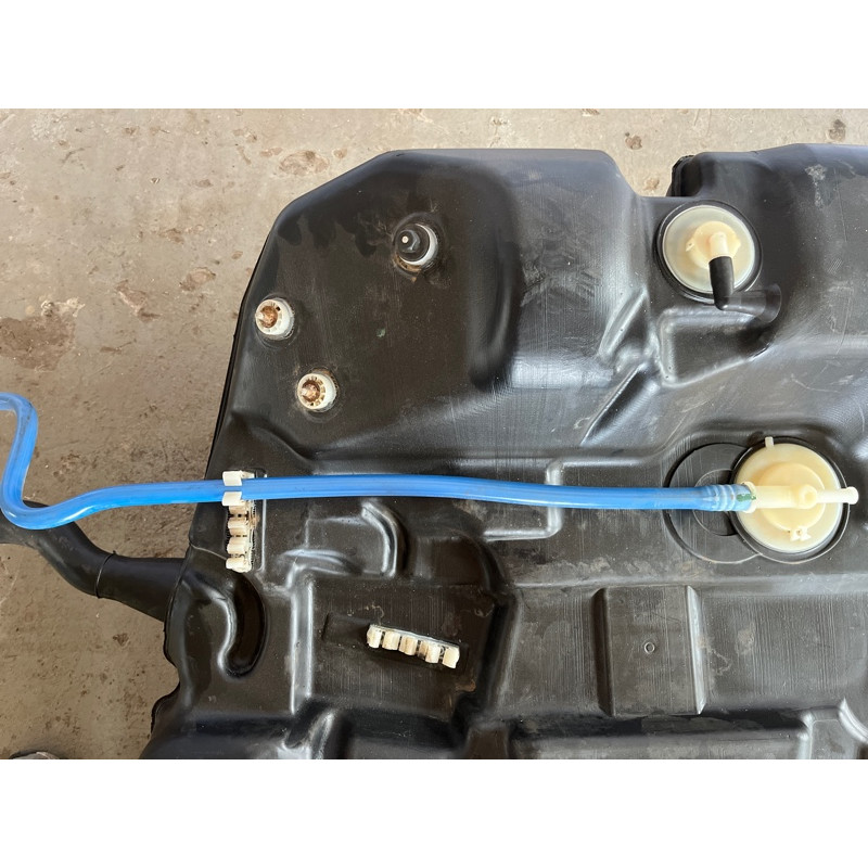 Топливный бак (топливная система) Volkswagen Touareg II NF 2013 3.0 TDI 7P6201075K