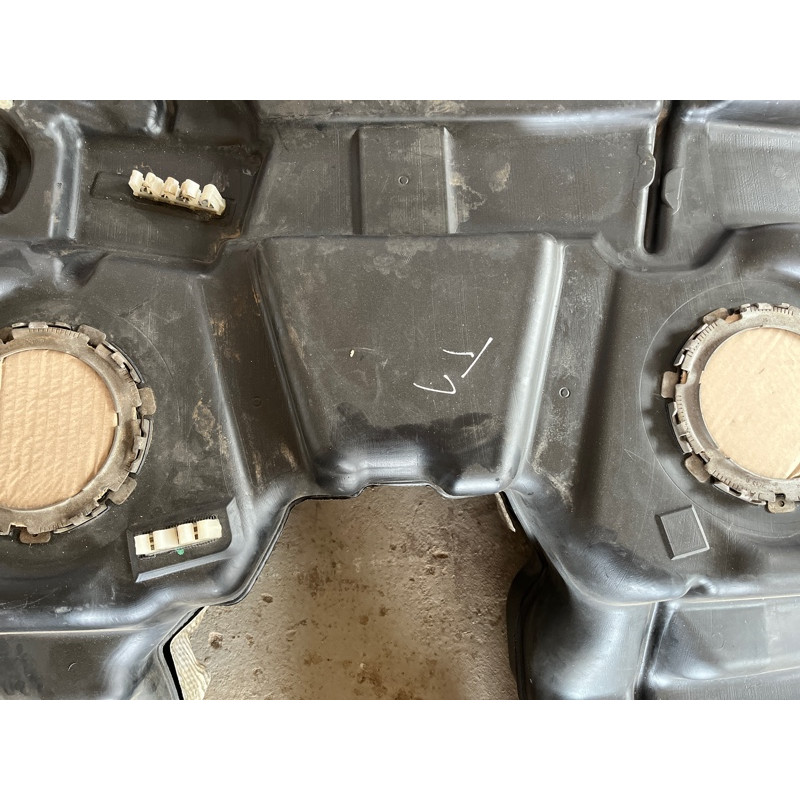 Топливный бак (топливная система) Volkswagen Touareg II NF 2013 3.0 TDI 7P6201075K