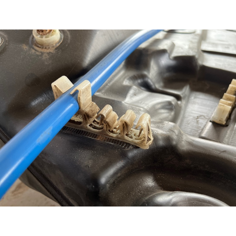 Топливный бак (топливная система) Volkswagen Touareg II NF 2013 3.0 TDI 7P6201075K