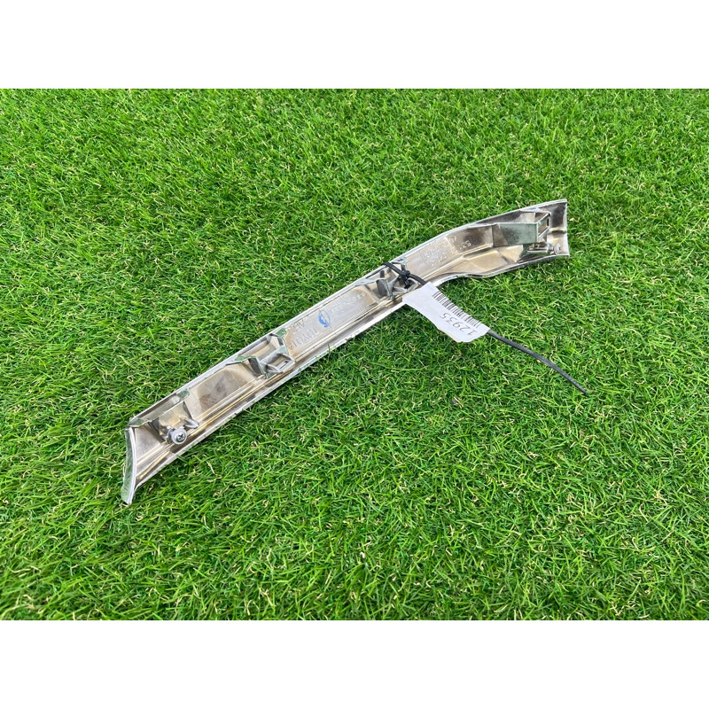 Молдинг решетки радиатора (кузов и элементы) Toyota Hilux GUN125 531260K040