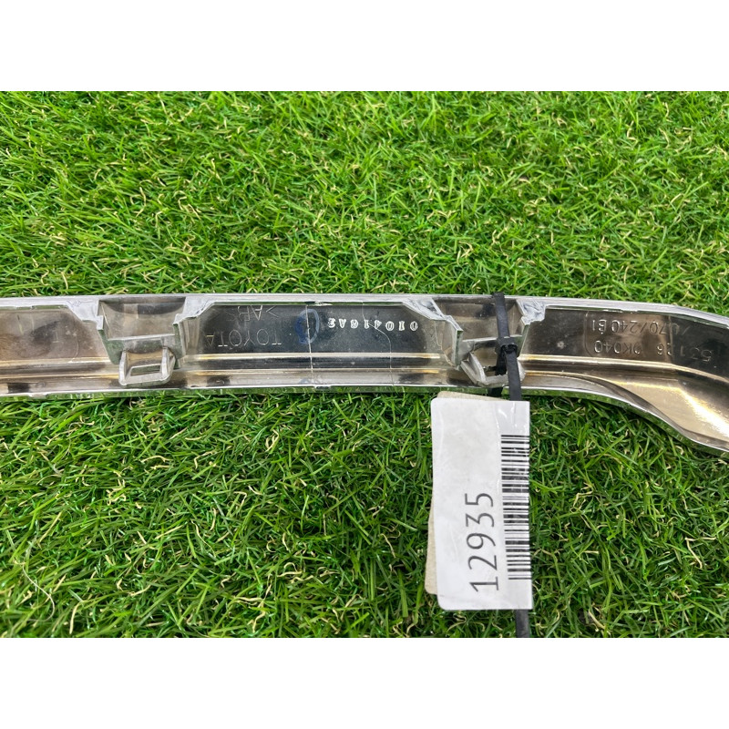 Молдинг решетки радиатора (кузов и элементы) Toyota Hilux GUN125 531260K040