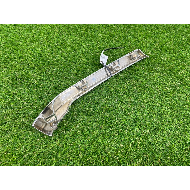 Молдинг решетки радиатора (кузов и элементы) Toyota Hilux GUN125 531250K040