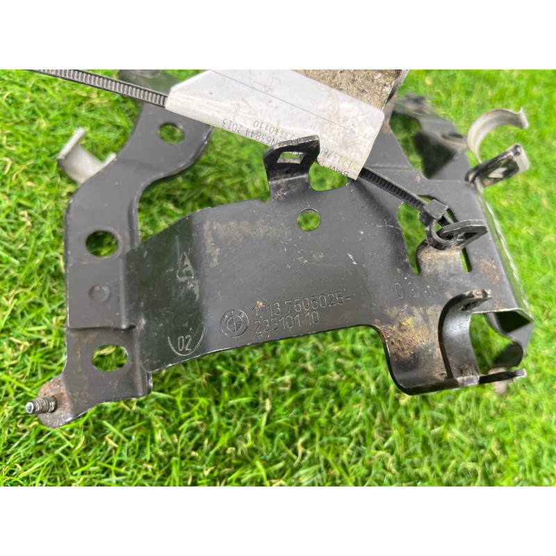 Кронштейн (двигатель и элементы) BMW 5-series F10 2013 N63B44 17137606025