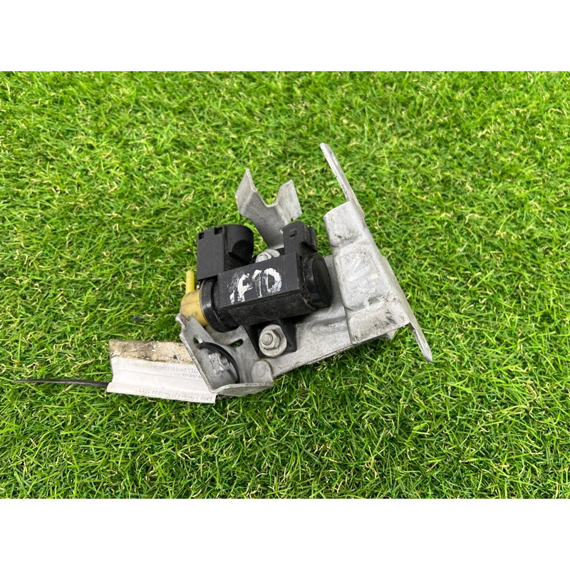 Вакуумный клапан (двигатель и элементы) BMW 5-series F10 2013 N63B44 11747626350