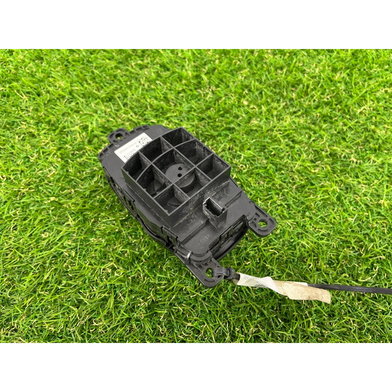 Блок кнопок мультимедіа (електрика / блок управління) BMW 3-series F30 2013 N47D20 65829261704