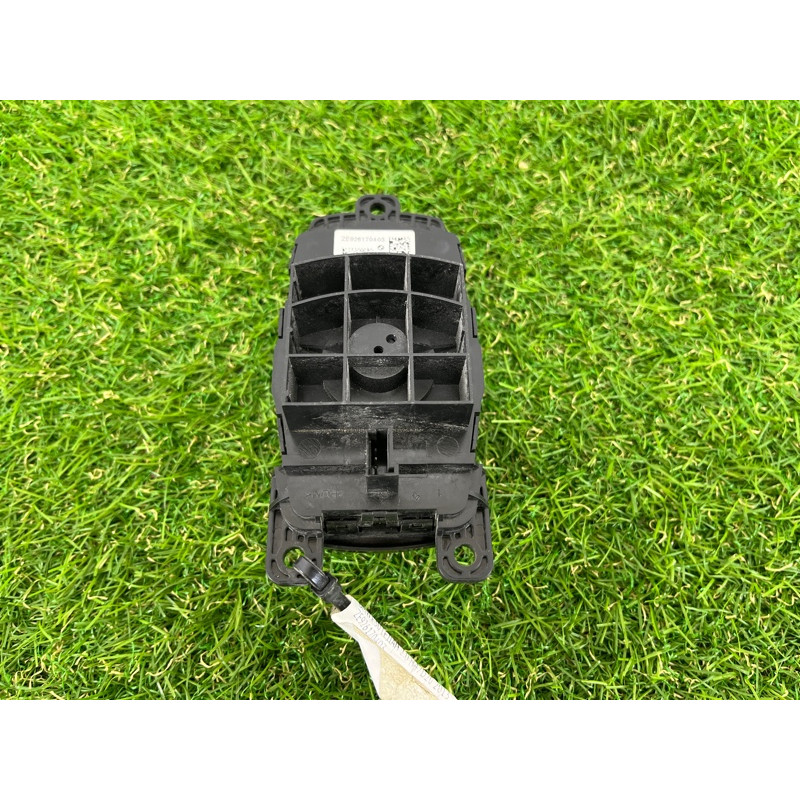 Блок кнопок мультимедіа (електрика / блок управління) BMW 3-series F30 2013 N47D20 65829261704