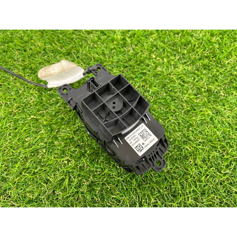 Блок кнопок мультимедіа (електрика / блок управління) BMW 3-series F30 2013 N47D20 65829261704