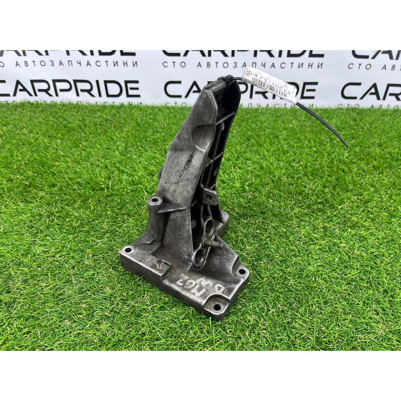 Кронштейн подушки двигателя (кронштейны двигателя) BMW 7-series E38 22121704581