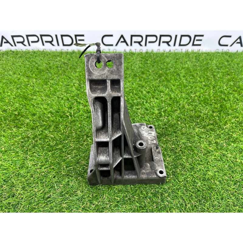 Кронштейн подушки двигателя (кронштейны двигателя) BMW 7-series E38 22121704581