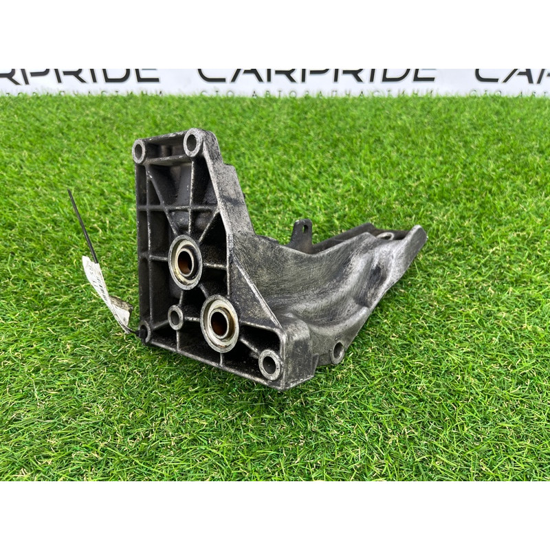 Кронштейн подушки двигателя (кронштейны двигателя) BMW 7-series E38 1996 M60B40 22121704581